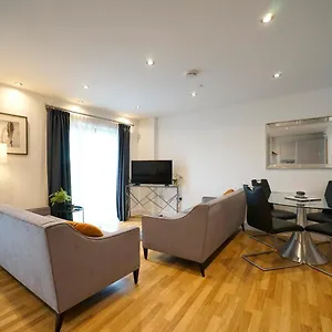 Modern 2 Bed With Juliet Balcony - Dhb Apartment